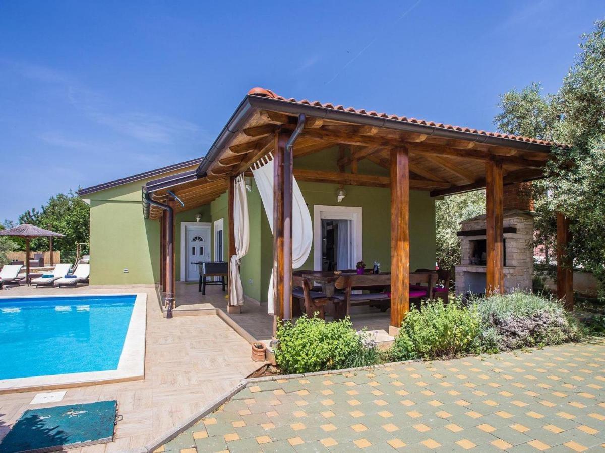 Holiday Home Tanja Пула Экстерьер фото