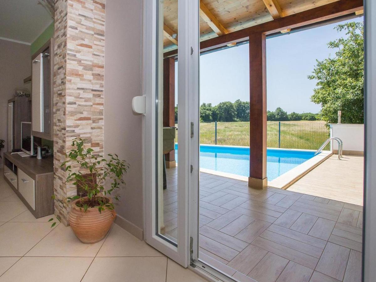 Holiday Home Tanja Пула Экстерьер фото